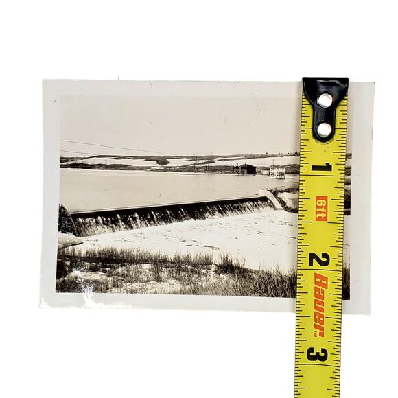 Vtg Frosty Dam with Cabin Behind Original Monochrome Photo Found Naturecore - Picture 2 of 4